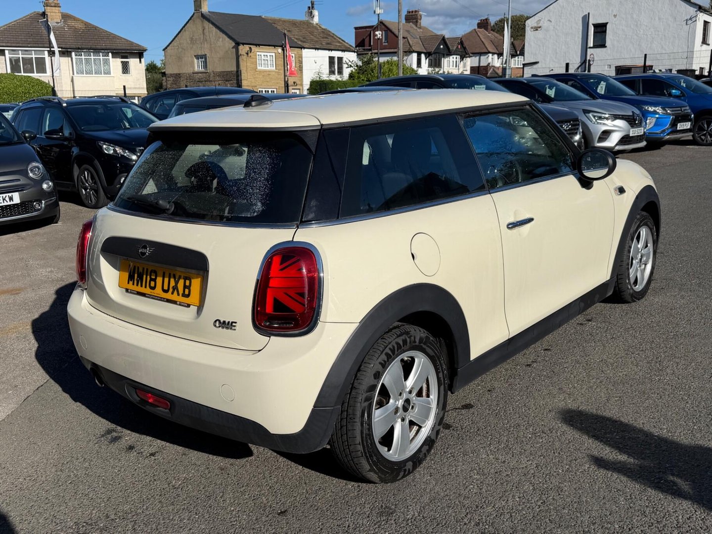 2018 MINI Hatch — image 4