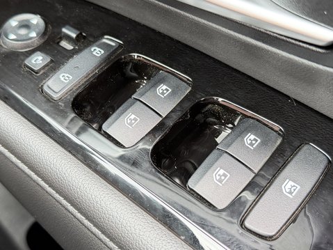 Hyundai TUCSON 1.6 TGDi Plug-in Hybrid Ultimate 5dr 4WD Auto 32