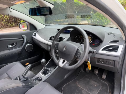 Renault Megane 1.5 dCi Dynamique Euro 4 3dr 7