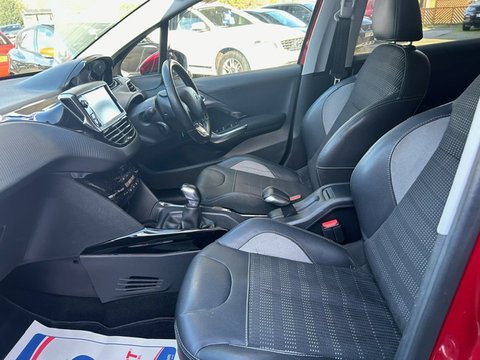 Peugeot 2008 PURETECH ALLURE 9