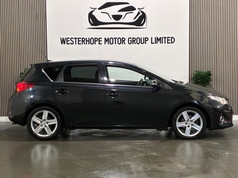 Toyota Auris 1.6 V-Matic Excel Euro 5 5dr 24