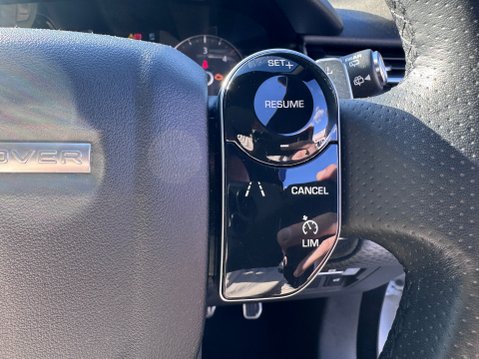 Land Rover Range Rover Velar R-DYNAMIC S 19