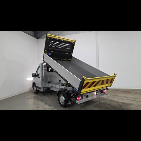 AVAILABLE NOW – MAXUS DELIVER 9 SRW TIPPER