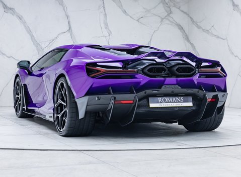 Lamborghini Revuelto 10