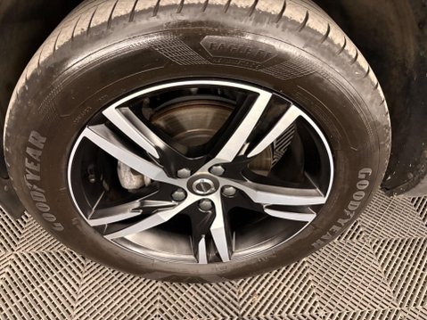 Volvo XC40 2.0 D3 R-Design Euro 6 (s/s) 5dr 42