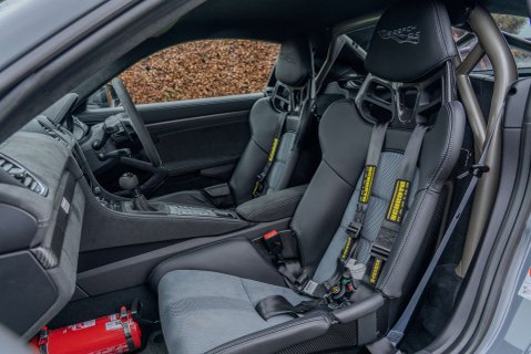 Porsche 718 GT4 RS 9