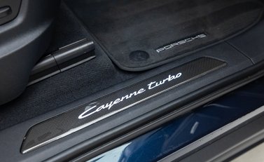 Porsche Cayenne TURBO E-HYBRID COUPE WITH GT PACKAGE 30