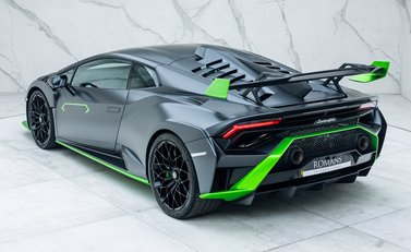 Lamborghini Huracan STO 9