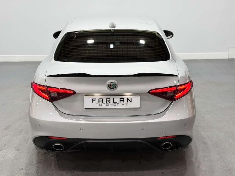 Alfa Romeo Giulia 2.2 TD Speciale Saloon 4dr Diesel Auto Euro 6 (s/s) (180 ps) 29