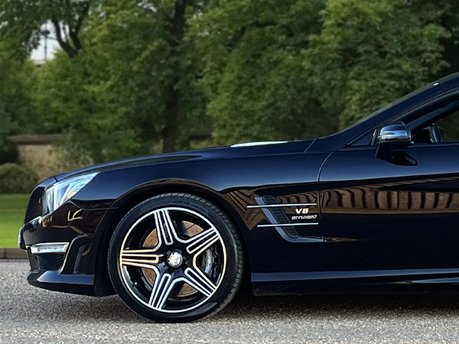 Mercedes-Benz SL Series SL63 AMG 10