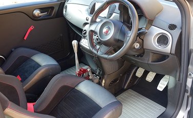 Abarth 695 Biposto 11