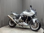 Kawasaki Z ZR750 2007 1 OWNER ONLY 8K NEW MOT WARRANTY 750CC 2