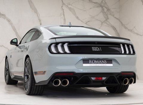 Ford Mustang Mach 1 3