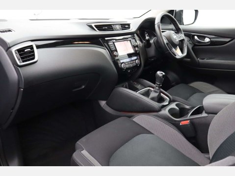 Nissan Qashqai 1.3 Qashqai N-Connecta DiG-T 5dr 15