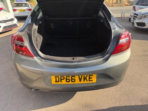 Vauxhall Insignia 2.0 CDTi SRi Nav Auto Euro 6 5dr 32