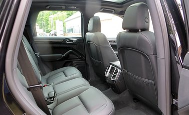 Porsche Cayenne S Diesel 10