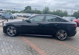 Jaguar XE R-DYNAMIC SE AUTO 10