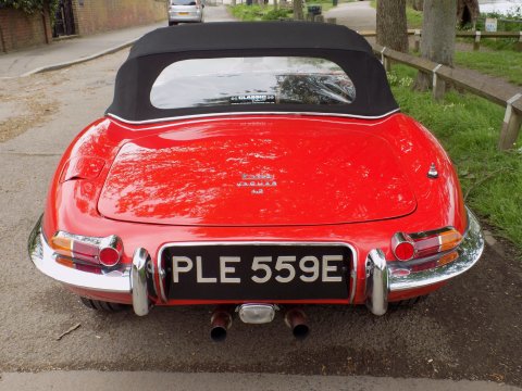 Jaguar E-Type S1½ 4.2 Roadster 11