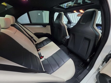 Mercedes-Benz C Class 6.3 C63 V8 AMG Saloon 4dr Petrol SpdS MCT Euro 5 (457 ps) 21