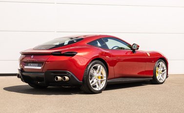 Ferrari Roma 4