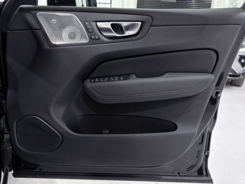 Volvo XC60 B5 ULTRA BLACK EDITION AWD 53