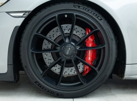 Porsche 911 GT3 (991.2) 21