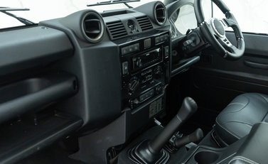 Land Rover Defender 110 XS 15