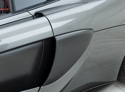 McLaren 570S Spider 43