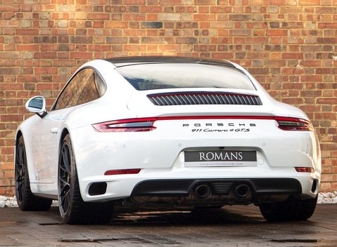 Porsche 911 (991.2) Carrera 4 GTS 3