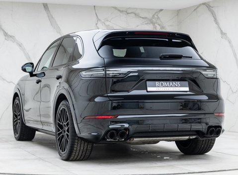 Porsche Cayenne GTS 7