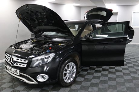 Mercedes-Benz GLA GLA 200 SE 16