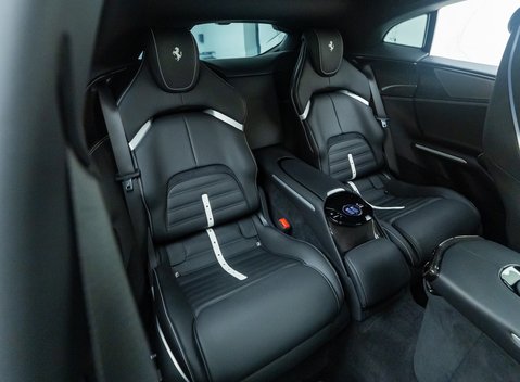 Ferrari Purosangue 18