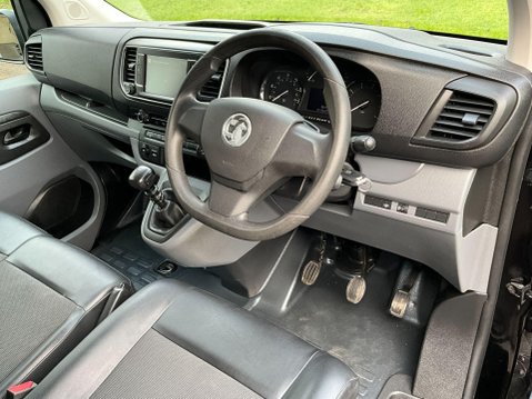 Vauxhall Vivaro 1.5 Turbo D 2900 Sportive L2 H1 Euro 6 (s/s) 5dr 10