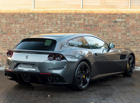 Ferrari GTC4 Lusso 7