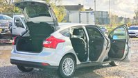 Ford Focus 1.6 Zetec Navigator Hatchback 5dr Petrol Powershift Euro 5 (125 ps) 18