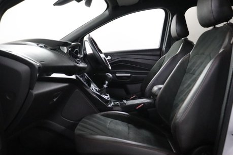 Ford Kuga ST-LINE TDCI 44