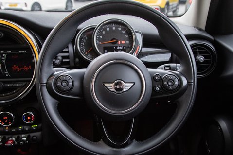 Mini Hatch COOPER SEVEN 22