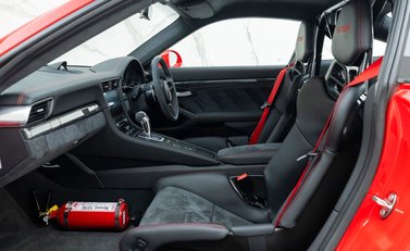 Porsche 911 GT3 RS (991.2) 12