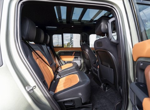 Land Rover Defender 110 X P400 14