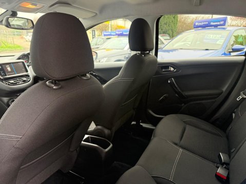 Peugeot 208 1.2 PureTech Allure EAT Euro 6 (s/s) 5dr 22