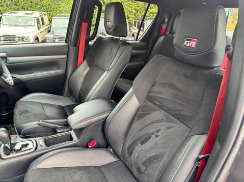Toyota Hilux GR SPORT 4WD D-4D DCB 23
