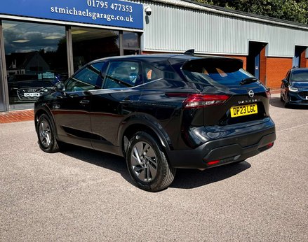 Nissan Qashqai 1.3 Qashqai Acenta Premium DiG-T MHEV CVT 5dr 9