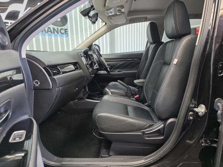 Mitsubishi Outlander 2.0h 12kWh GX4h SUV 5dr Petrol Plug-in Hybrid CVT 4WD Euro 6 (s/s) (200 ps) 34