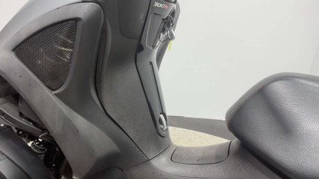 Piaggio MP3 Yourban Sport LT 2013 28K TRIKE 3 WHEELER CAR LICENCE 300CC BIKE SCOOTER 20