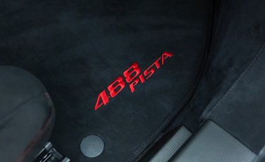Ferrari 488 Pista 23
