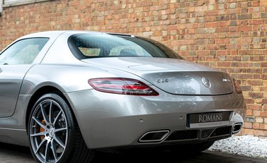 Mercedes-Benz SLS AMG 23