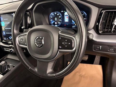Volvo XC60 2.0 B4 MHEV Momentum Pro Auto AWD Euro 6 (s/s) 5dr 24