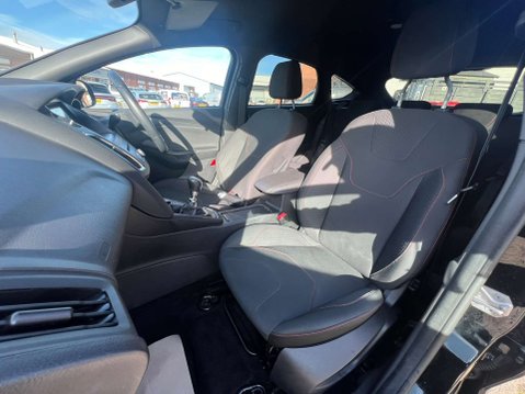 Ford Focus 1.0 Focus ST-Line 5dr *NATIONAL DELIVERY* 29