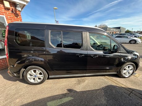 Ford Grand Tourneo Connect TITANIUM TDCI 9