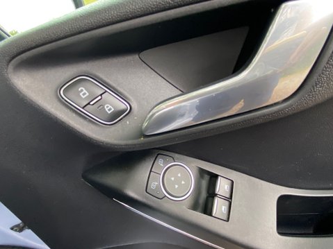 Ford Fiesta SPORT 44